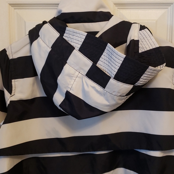 Basic outerwear - Picture 3 of 3